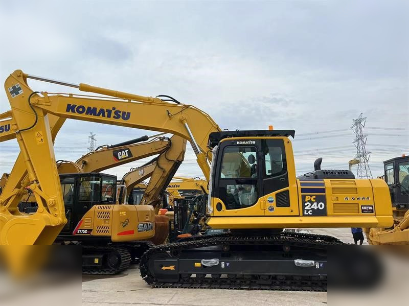 KOMATSU PC240 LC-8 - Crawler excavator: picture 1 KOMATSU PC240 LC-8 - Crawler excavator: picture 1