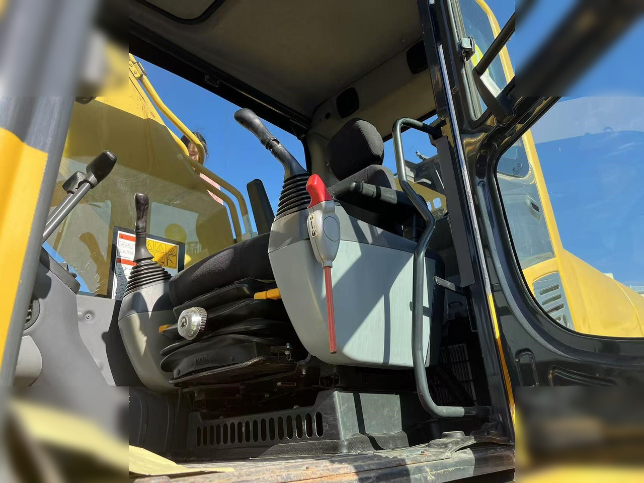 KOMATSU PC400-8R - Crawler excavator: picture 5 KOMATSU PC400-8R - Crawler excavator: picture 5