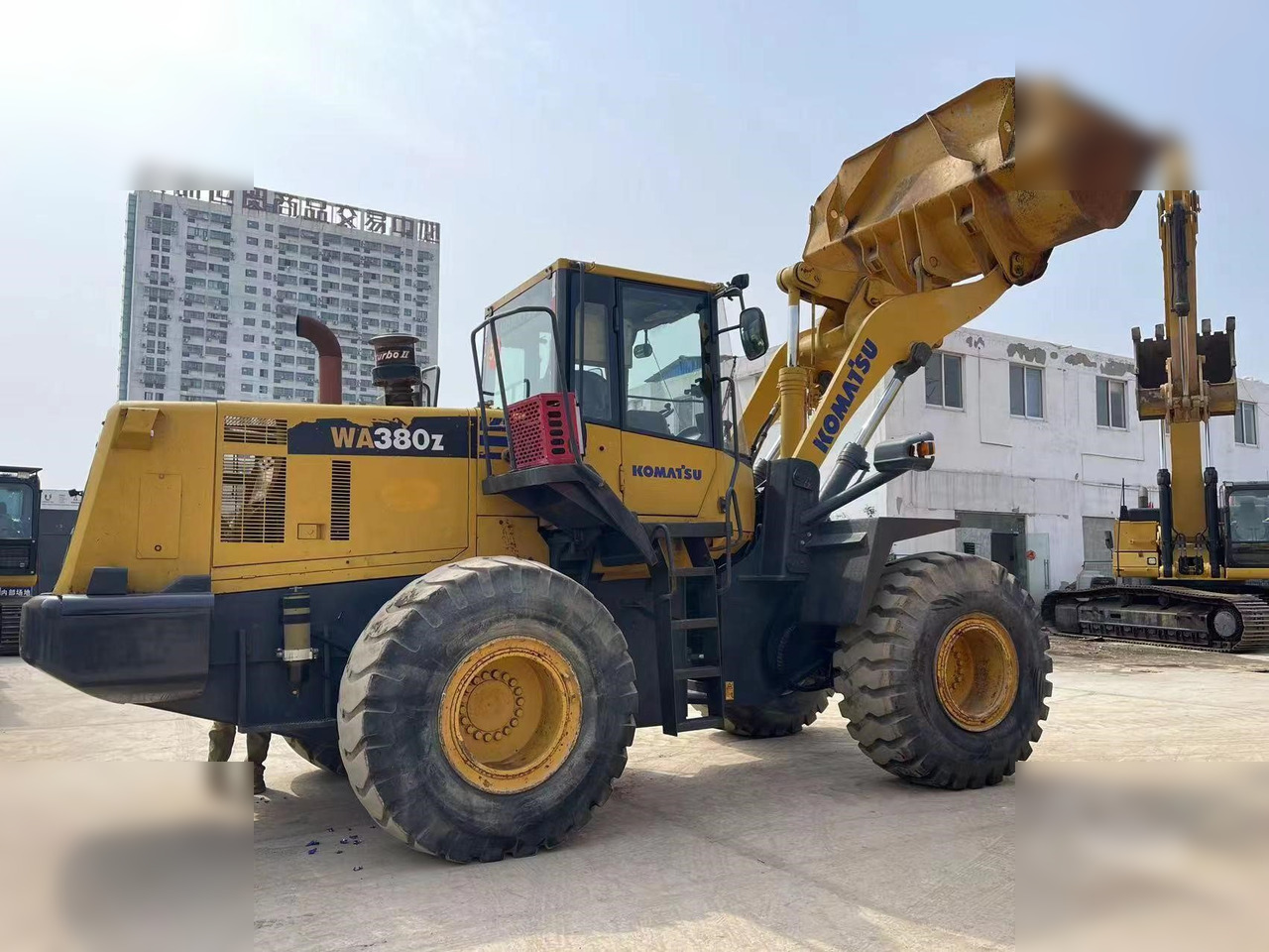 KOMATSU WA380Z-6 - Wheel loader: picture 1 KOMATSU WA380Z-6 - Wheel loader: picture 1