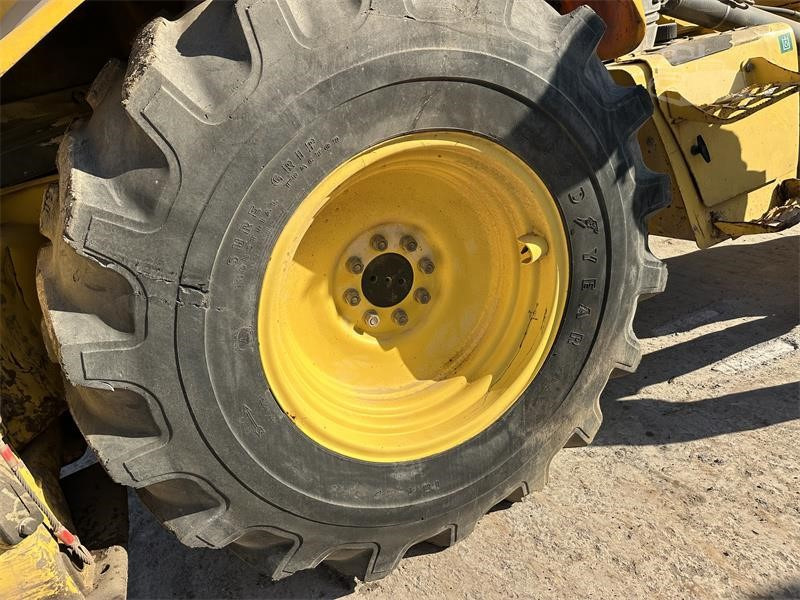 NEW HOLLAND LB95B-4PT - Backhoe loader: picture 5 NEW HOLLAND LB95B-4PT - Backhoe loader: picture 5