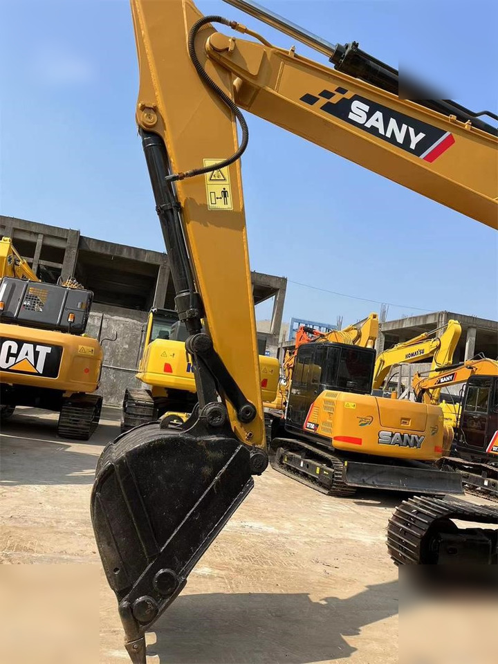 Crawler excavator SANY SY135C: picture 6