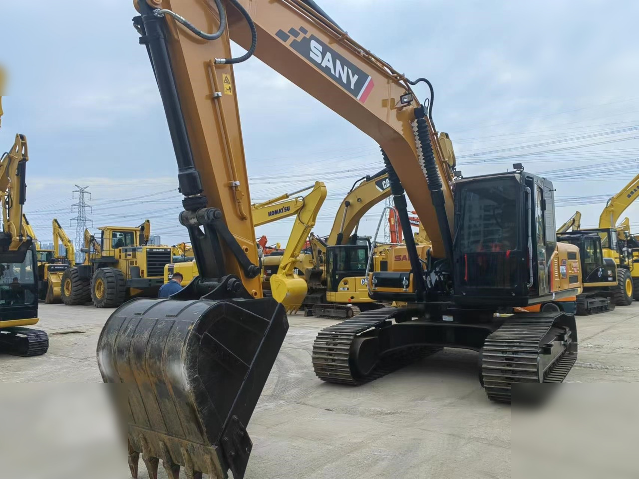 SANY SY215C - Crawler excavator: picture 4 SANY SY215C - Crawler excavator: picture 4