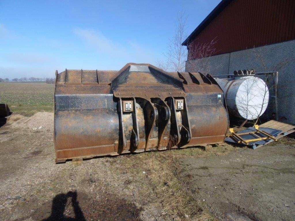 Skopa passande Volvo L350 - Bucket for Construction machinery: picture 2 Skopa passande Volvo L350 - Bucket for Construction machinery: picture 2