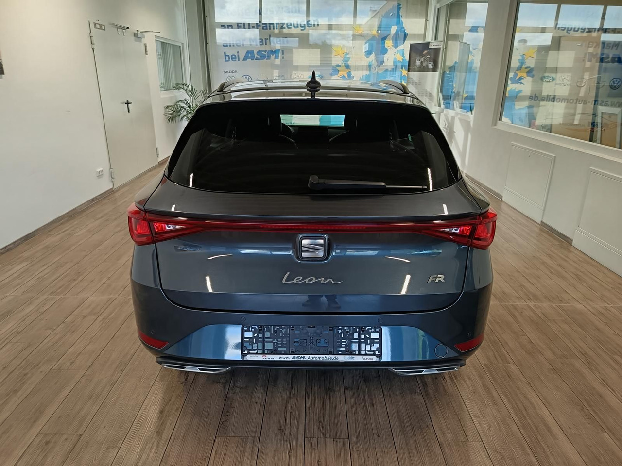 Seat Leon Sportstourer 1,5TSI FR*NAVI*LED*SOUND*R-KAM - Station wagon: picture 5 Seat Leon Sportstourer 1,5TSI FR*NAVI*LED*SOUND*R-KAM - Station wagon: picture 5