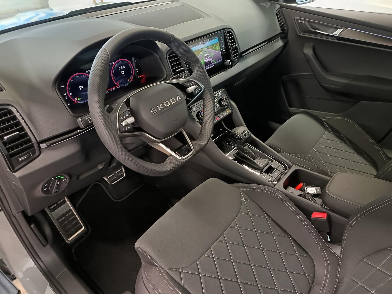 SUV Skoda Karoq Sportline 1,5 TSI DSG*AHK*PSD*STD.HZG*NAVI: picture 23