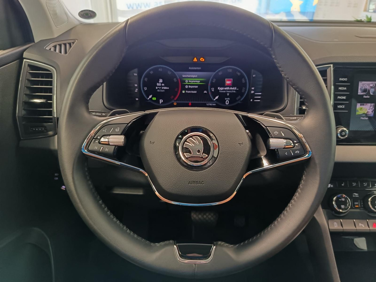 SUV Skoda Karoq Style 1,5TSI DSG*AHK-VORBER*NAVI*LED*R-KAM: picture 7 SUV Skoda Karoq Style 1,5TSI DSG*AHK-VORBER*NAVI*LED*R-KAM: picture 7