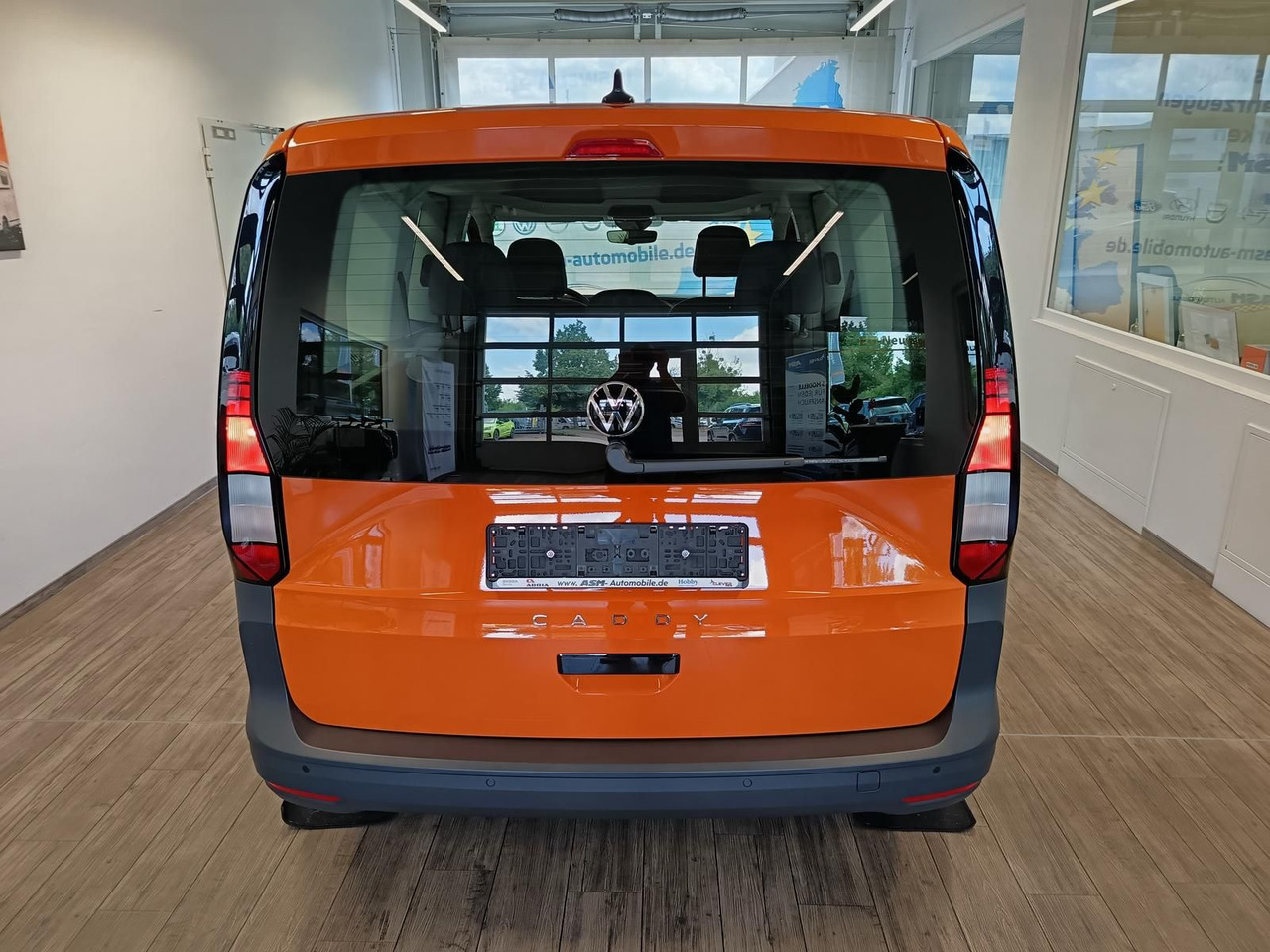 Volkswagen Caddy 2.0 TDI 75 kW*PDC*TEMP*DAB*KLIMA*5-SITZER* - Station wagon: picture 5 Volkswagen Caddy 2.0 TDI 75 kW*PDC*TEMP*DAB*KLIMA*5-SITZER* - Station wagon: picture 5