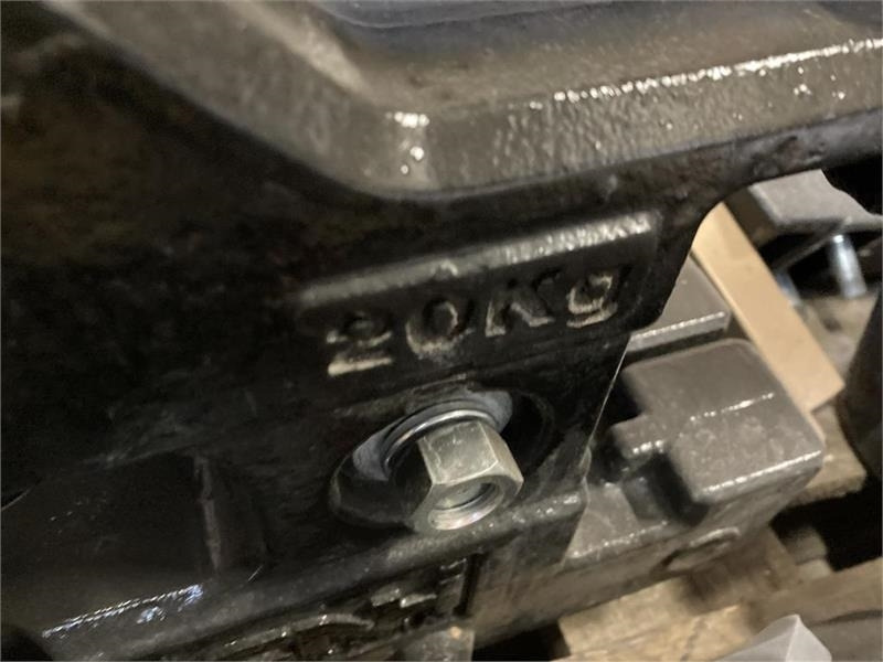 New Holland Boomer til 35-40-50-55 - Counterweight: picture 5 New Holland Boomer til 35-40-50-55 - Counterweight: picture 5