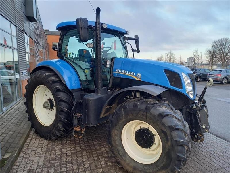 New Holland T7.220 - Farm tractor: picture 5 New Holland T7.220 - Farm tractor: picture 5