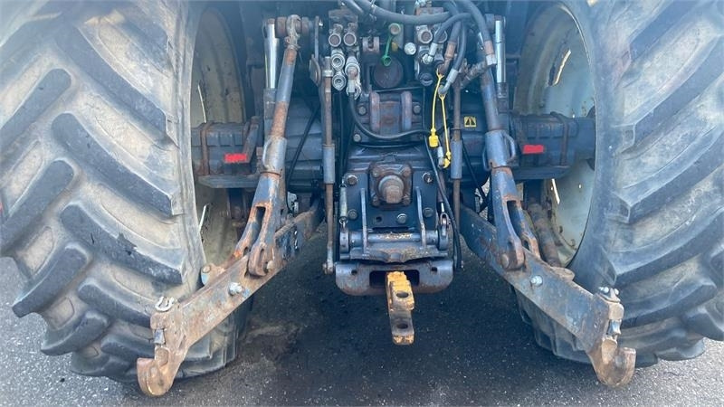 New Holland TS115 - Farm tractor: picture 4 New Holland TS115 - Farm tractor: picture 4