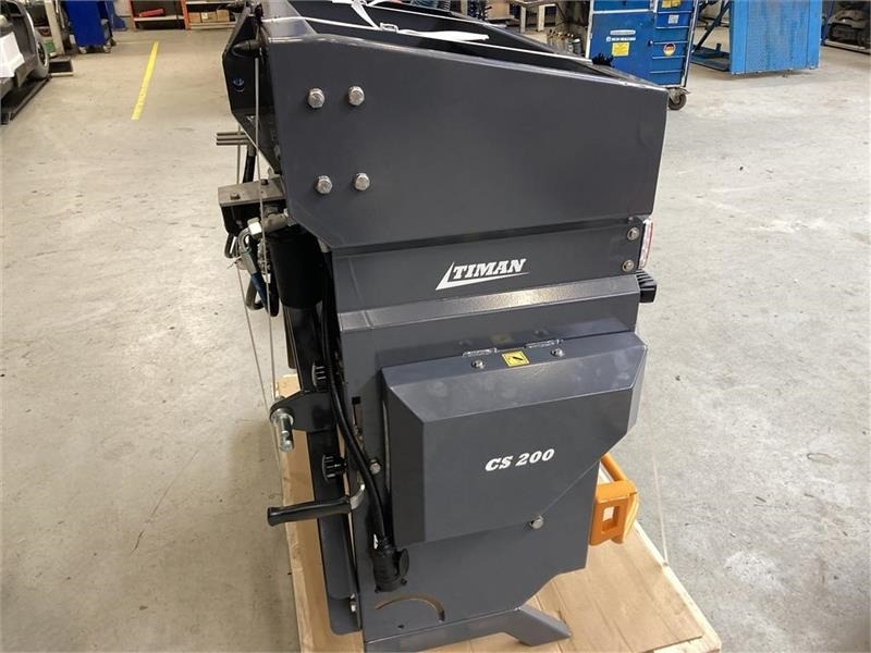 Timan CS-200 Combi spreder til traktor 300 liter - Sand/ Salt spreader for Municipal/ Special vehicle: picture 3 Timan CS-200 Combi spreder til traktor 300 liter - Sand/ Salt spreader for Municipal/ Special vehicle: picture 3