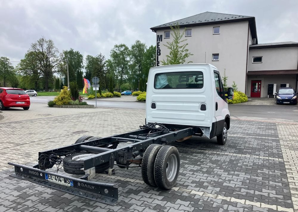 Iveco DAILY 35C13 ramo do zabudowy kiper wywrotka - Cab chassis truck: picture 3 Iveco DAILY 35C13 ramo do zabudowy kiper wywrotka - Cab chassis truck: picture 3
