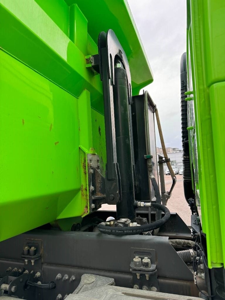 Volvo FM 8*4  - Tipper: picture 5 Volvo FM 8*4  - Tipper: picture 5