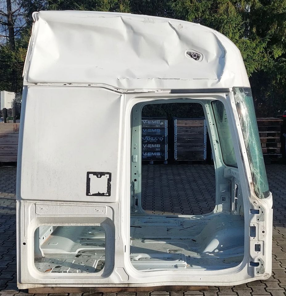 KABINA RENAULT GAMA T WYSOKA 2023R - Cab for Truck: picture 3 KABINA RENAULT GAMA T WYSOKA 2023R - Cab for Truck: picture 3