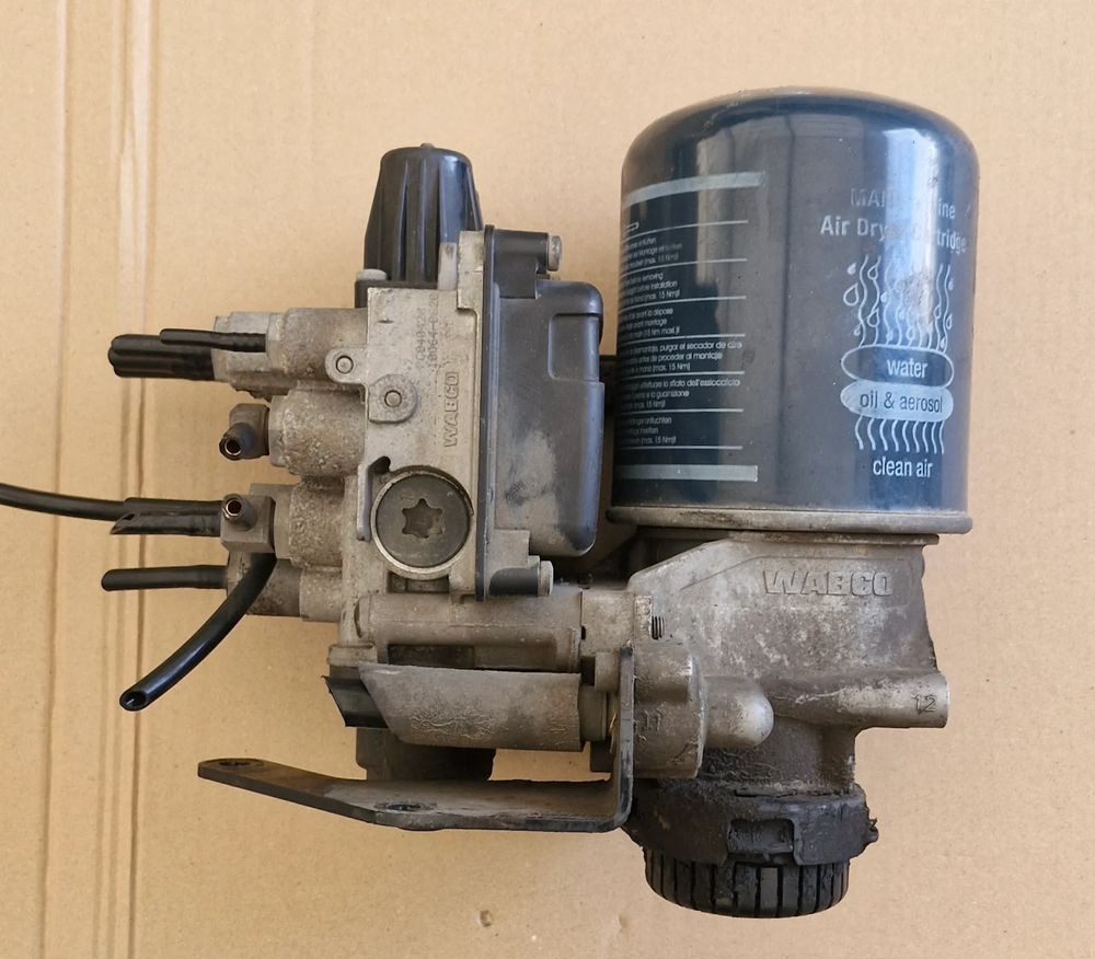 MAN TG3 TGX APS OSUSZACZ POWIETRZA 81.AC216-9110 - Air brake compressor for Truck: picture 1 MAN TG3 TGX APS OSUSZACZ POWIETRZA 81.AC216-9110 - Air brake compressor for Truck: picture 1