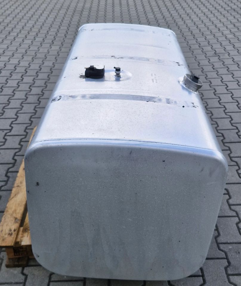 SCANIA R S ZBIORNIK PALIWA 700L - Fuel tank for Truck: picture 3 SCANIA R S ZBIORNIK PALIWA 700L - Fuel tank for Truck: picture 3