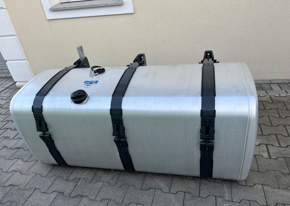 Zbiornik paliwa Scania Super R S 700 L kompletny bak NGS NGR - Fuel system for Truck: picture 1 Zbiornik paliwa Scania Super R S 700 L kompletny bak NGS NGR - Fuel system for Truck: picture 1