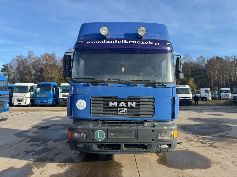 MAN 26.410 (BIG AXLE / 10 TIRES / 6X4 / 6 CYLINDER / MANUAL GEARBOX) - Cab chassis truck: picture 2 MAN 26.410 (BIG AXLE / 10 TIRES / 6X4 / 6 CYLINDER / MANUAL GEARBOX) - Cab chassis truck: picture 2