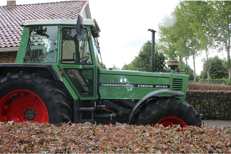 Fendt 311 LSA - Farm tractor: picture 2 Fendt 311 LSA - Farm tractor: picture 2