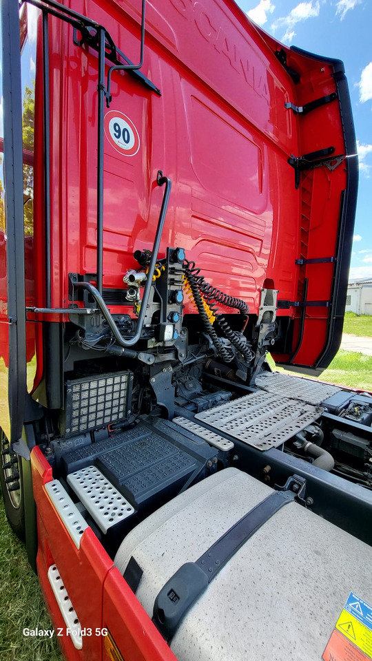 Tractor unit Scania S450: picture 24