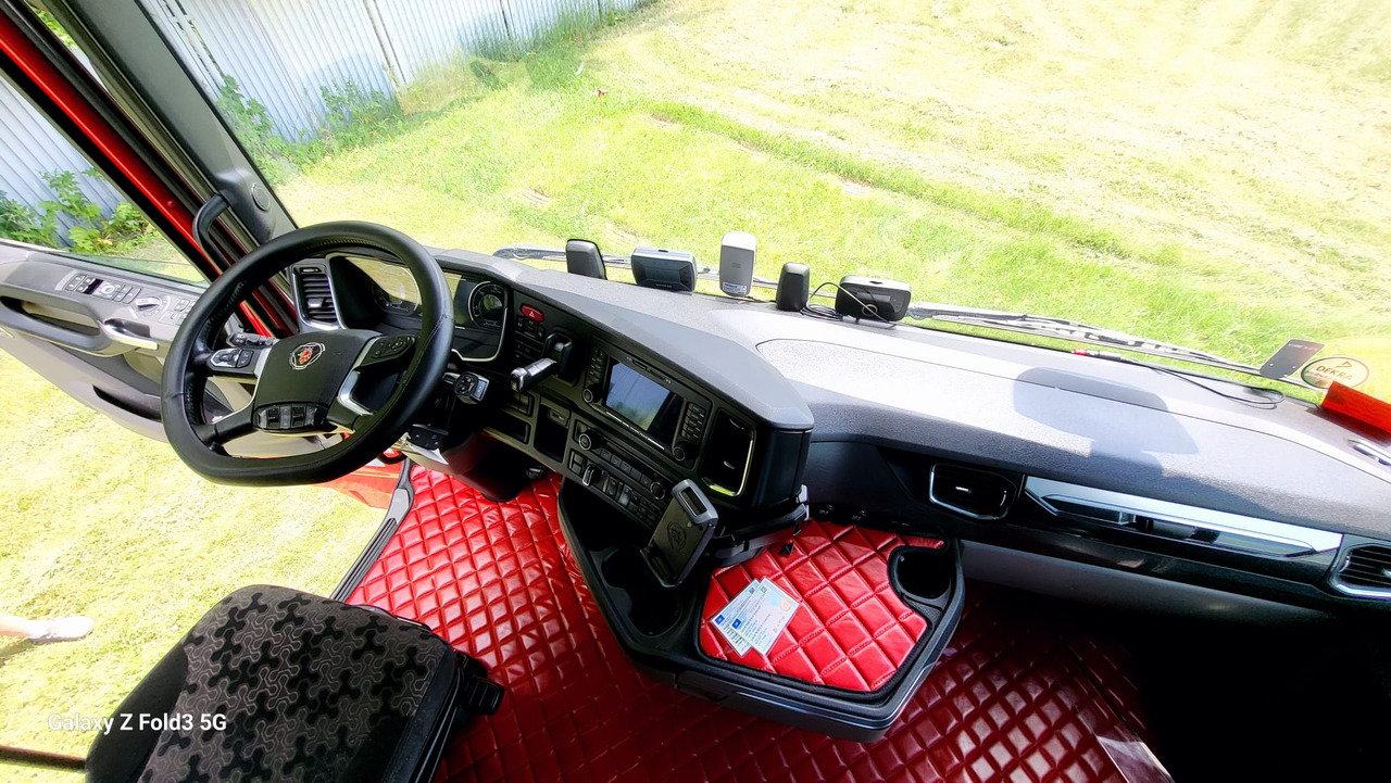 Tractor unit Scania S450: picture 8