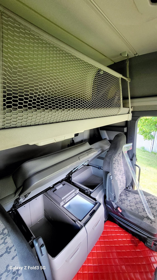 Tractor unit Scania S450: picture 13