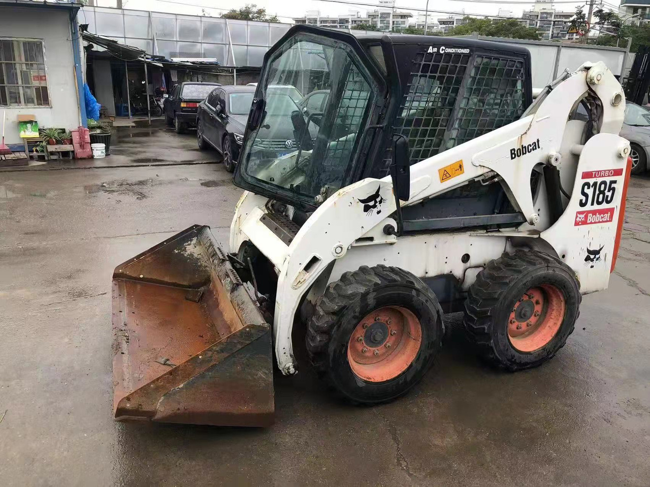BOBCAT S185 - Skid steer loader: picture 2 BOBCAT S185 - Skid steer loader: picture 2