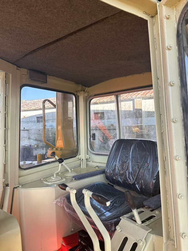 Bulldozer CATERPILLAR D8r [ Copy ] [ Copy ] [ Copy ] [ Copy ] [ Copy ] [ Copy ]: picture 12