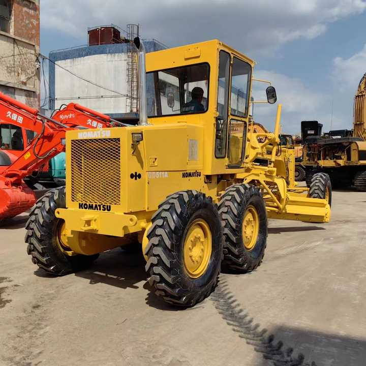 Japan Komatsu GD511 Motor Grader Cheap Price Komatsu Road Grader GD511 Good Condition in China - Grader: picture 3 Japan Komatsu GD511 Motor Grader Cheap Price Komatsu Road Grader GD511 Good Condition in China - Grader: picture 3