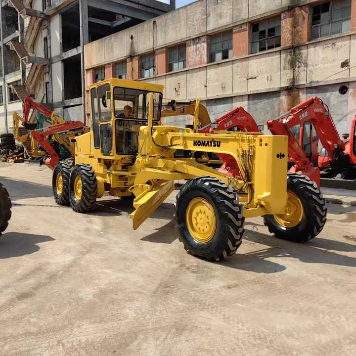 Japan Komatsu GD511 Motor Grader Cheap Price Komatsu Road Grader GD511 Good Condition in China - Grader: picture 1 Japan Komatsu GD511 Motor Grader Cheap Price Komatsu Road Grader GD511 Good Condition in China - Grader: picture 1