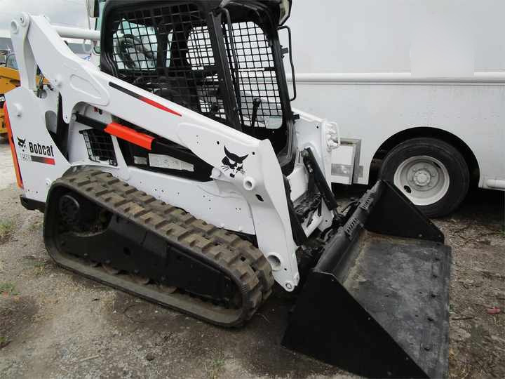 Used Bobcat T590 Used Skid Steer Loader with Good Condition for Sale S160 S185 S300 S330 T590 3T 4T 5T 2T - Skid steer loader: picture 2 Used Bobcat T590 Used Skid Steer Loader with Good Condition for Sale S160 S185 S300 S330 T590 3T 4T 5T 2T - Skid steer loader: picture 2