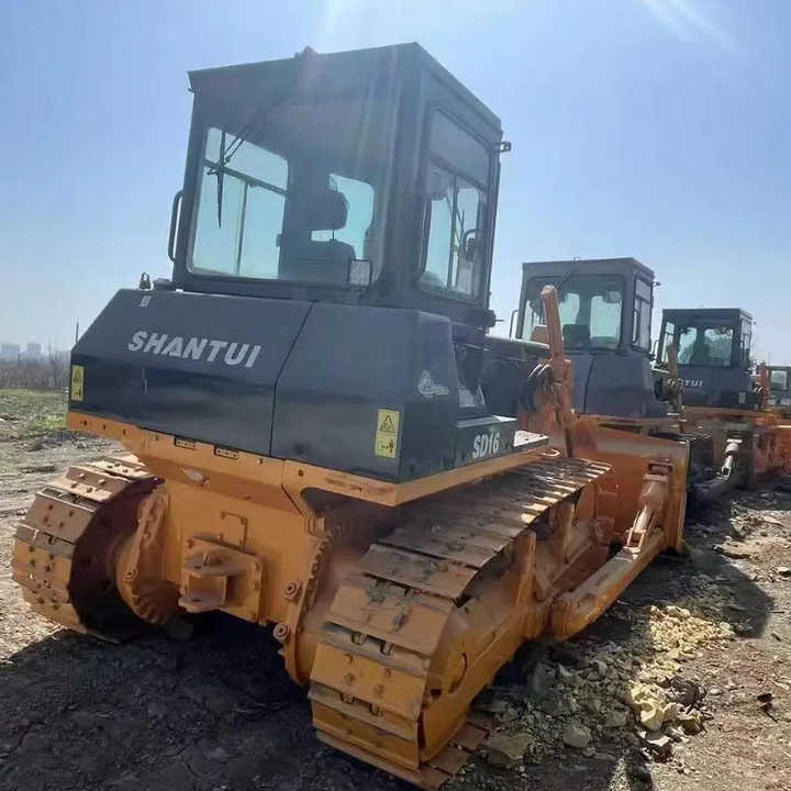 Used China Made SD16 Construction Machinery Shantui SD16 Crawler Bulldozer Earthmoving Machine Used Bulldozer - Bulldozer: picture 5 Used China Made SD16 Construction Machinery Shantui SD16 Crawler Bulldozer Earthmoving Machine Used Bulldozer - Bulldozer: picture 5