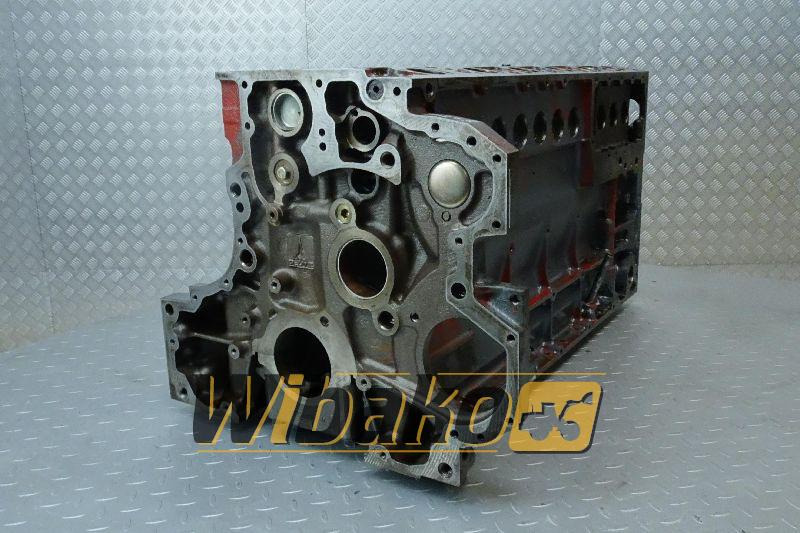 Crankcase for engine Volvo D7D 04259810 - Crankcase for Construction machinery: picture 1 Crankcase for engine Volvo D7D 04259810 - Crankcase for Construction machinery: picture 1