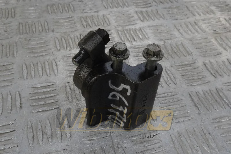 Deutz 04515733 - Cylinder head for Construction machinery: picture 1 Deutz 04515733 - Cylinder head for Construction machinery: picture 1