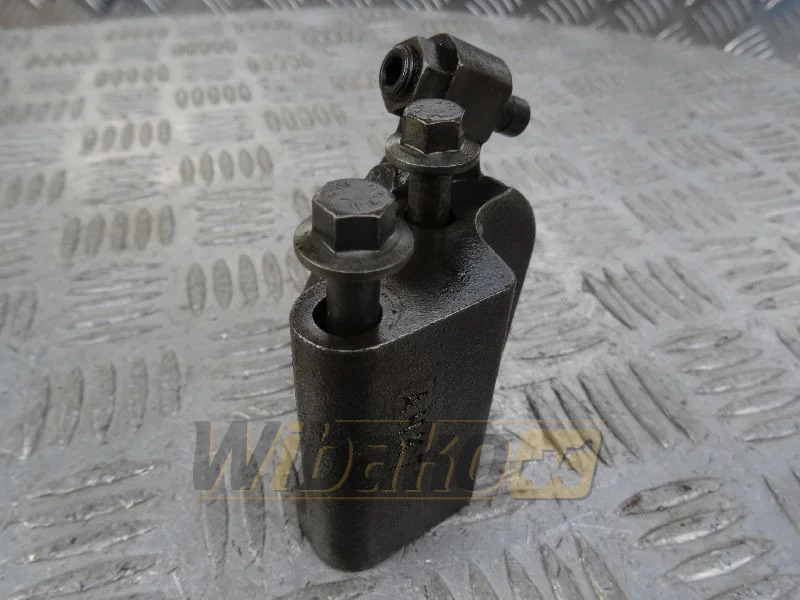 Deutz 04515735 - Cylinder head for Construction machinery: picture 1 Deutz 04515735 - Cylinder head for Construction machinery: picture 1