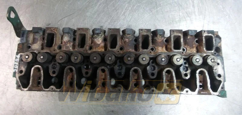 Volvo D6D - Cylinder head for Construction machinery: picture 1 Volvo D6D - Cylinder head for Construction machinery: picture 1