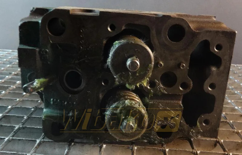 Volvo TD103 - Cylinder head for Construction machinery: picture 1 Volvo TD103 - Cylinder head for Construction machinery: picture 1