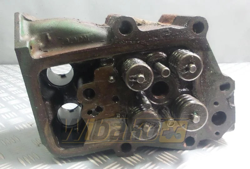 Volvo TD164KAE - Cylinder head for Construction machinery: picture 1 Volvo TD164KAE - Cylinder head for Construction machinery: picture 1