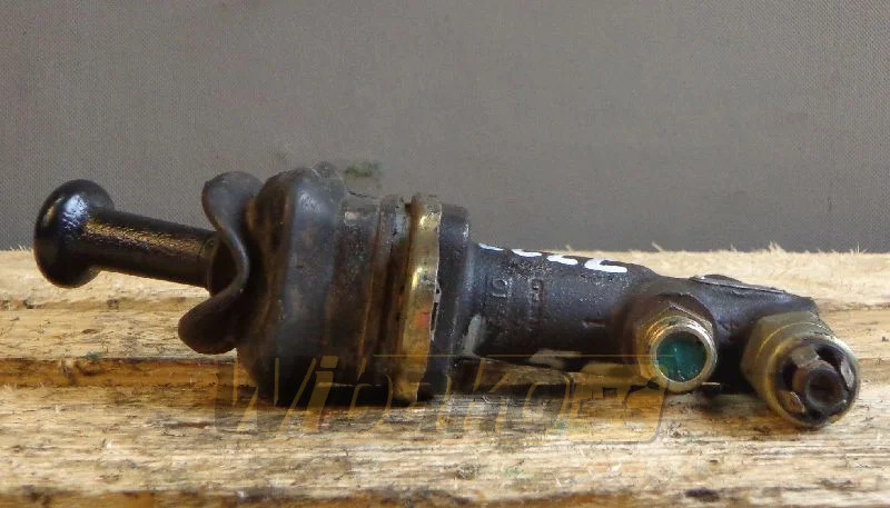 Wabco 4674100110 - Hydraulic valve for Construction machinery: picture 1 Wabco 4674100110 - Hydraulic valve for Construction machinery: picture 1