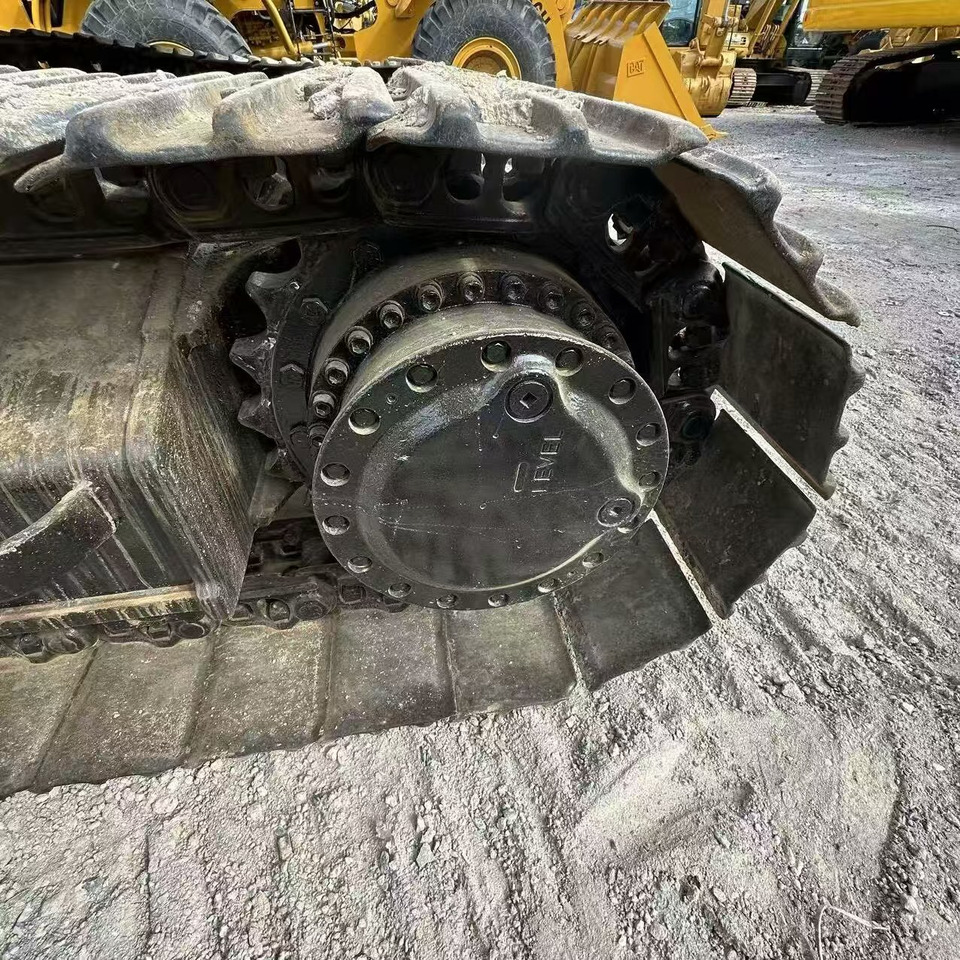 Crawler excavator CATERPILLAR 320GC: picture 9