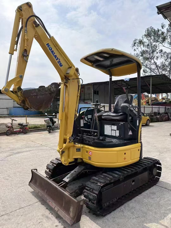 KOMATSU 2-ton - Mini excavator: picture 3 KOMATSU 2-ton - Mini excavator: picture 3