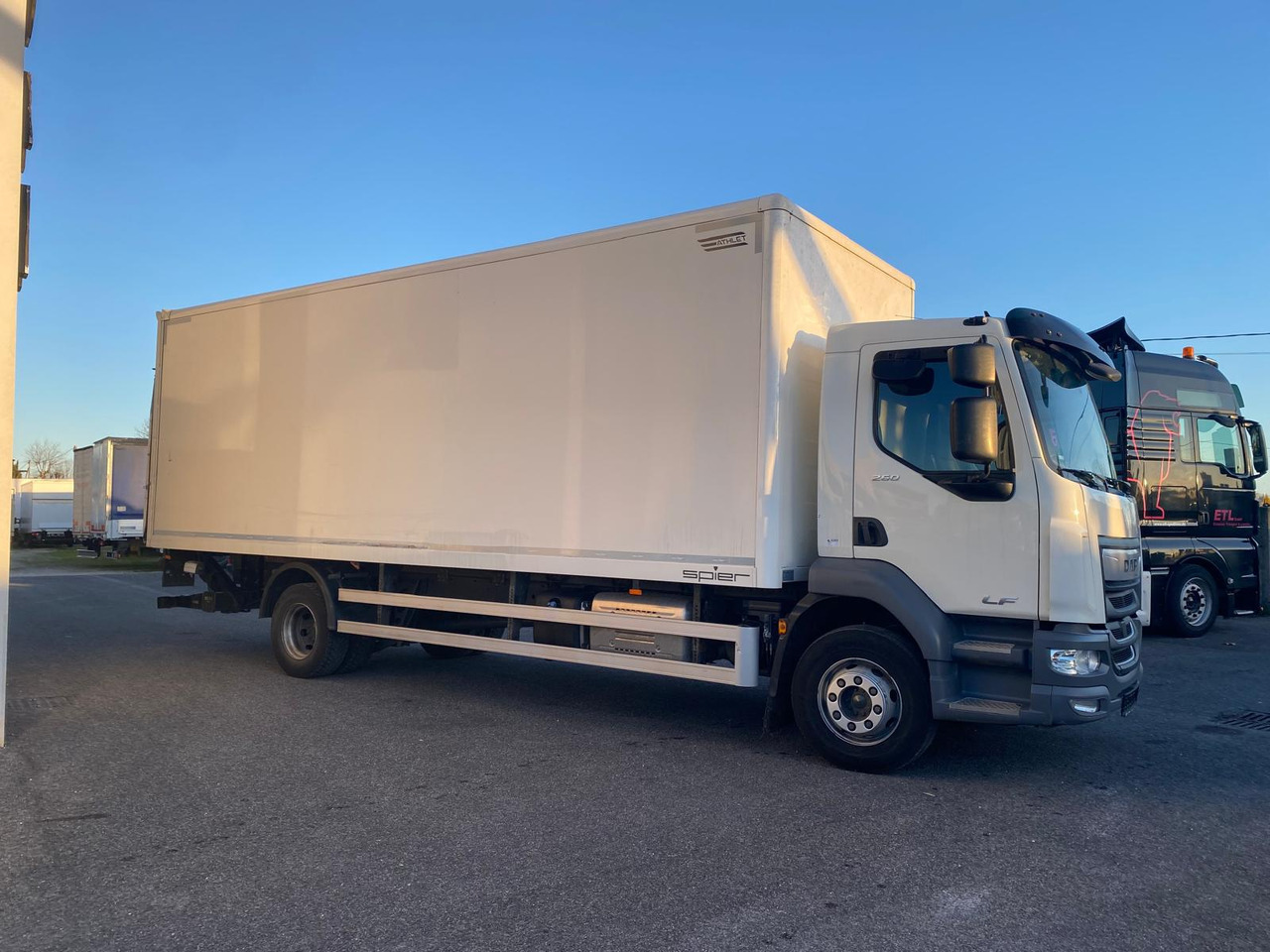 DAF LF 260 FA - Box truck: picture 2 DAF LF 260 FA - Box truck: picture 2