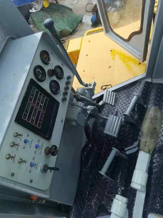 CAT D8R 90% New Bulldozer, Powerful, Low Price, and Very Good Quality - Bulldozer: picture 3 CAT D8R 90% New Bulldozer, Powerful, Low Price, and Very Good Quality - Bulldozer: picture 3