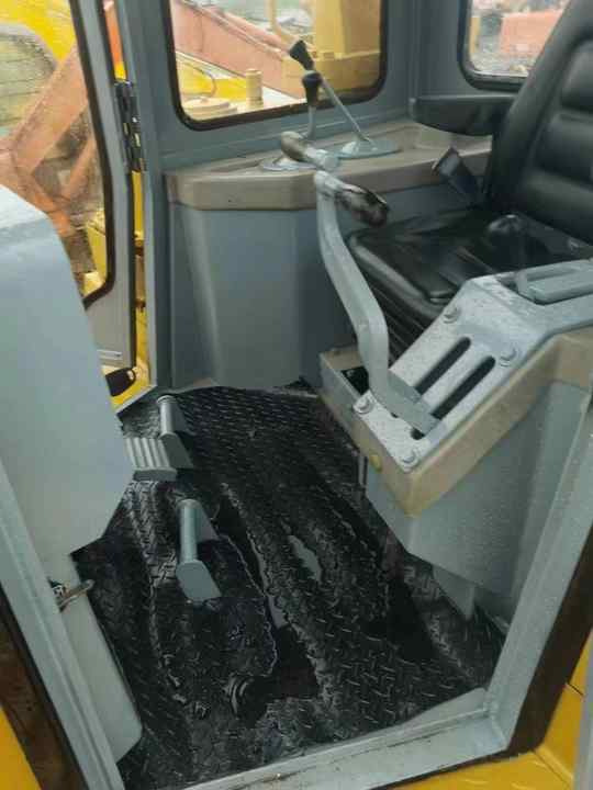 CAT D8R 90% New Bulldozer, Powerful, Low Price, and Very Good Quality - Bulldozer: picture 2 CAT D8R 90% New Bulldozer, Powerful, Low Price, and Very Good Quality - Bulldozer: picture 2