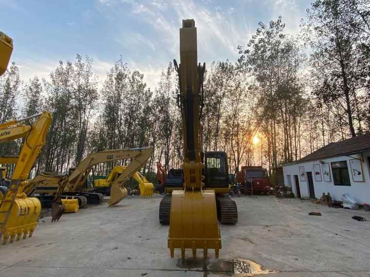 CAT320D Second Hand Excavator , Original Japan CAT Excavator , CAT 320D 320C 320B Digger - Crawler excavator: picture 3 CAT320D Second Hand Excavator , Original Japan CAT Excavator , CAT 320D 320C 320B Digger - Crawler excavator: picture 3