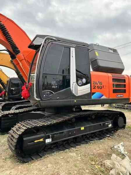 Hitachi Brand Zx210 Crawler Excavator 21tons Digger for Sale Used Hitachi Zx200 210 350 Excavator in Stock on Sale - Excavator: picture 3 Hitachi Brand Zx210 Crawler Excavator 21tons Digger for Sale Used Hitachi Zx200 210 350 Excavator in Stock on Sale - Excavator: picture 3