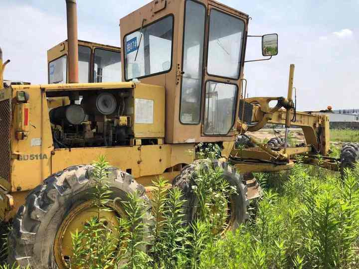 Japan Komatsu GD511 Motor Grader Cheap Price Komatsu Road Grader GD511 Good Condition in China - Grader: picture 2 Japan Komatsu GD511 Motor Grader Cheap Price Komatsu Road Grader GD511 Good Condition in China - Grader: picture 2