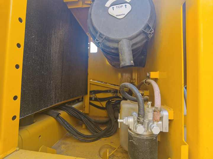 Komatsu PC 200 - Crawler excavator: picture 5 Komatsu PC 200 - Crawler excavator: picture 5