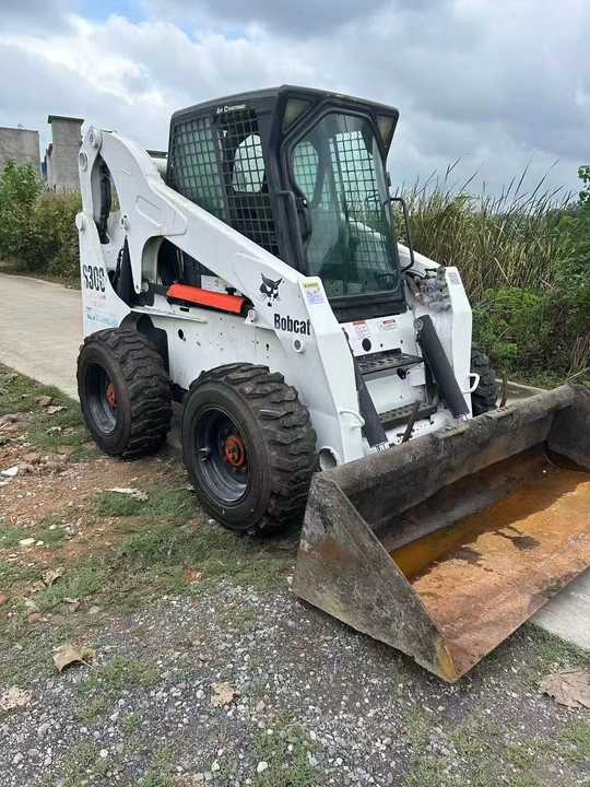 Very Good Machine Used Skid Wheel Loader Bobcat S300 for Sale - Skid steer loader: picture 5 Very Good Machine Used Skid Wheel Loader Bobcat S300 for Sale - Skid steer loader: picture 5