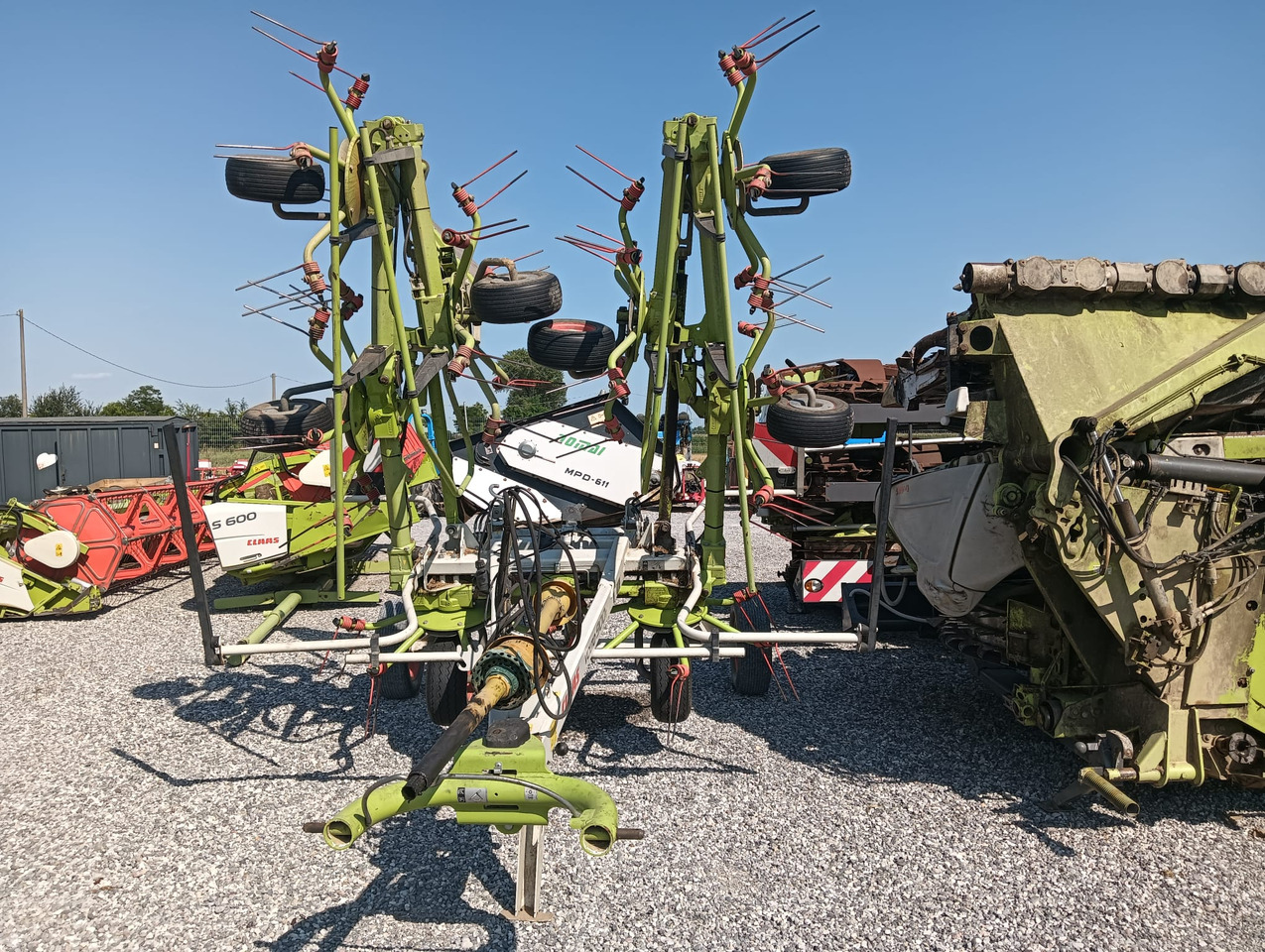 CLAAS VOLTO 900 T - Tedder/ Rake: picture 1 CLAAS VOLTO 900 T - Tedder/ Rake: picture 1